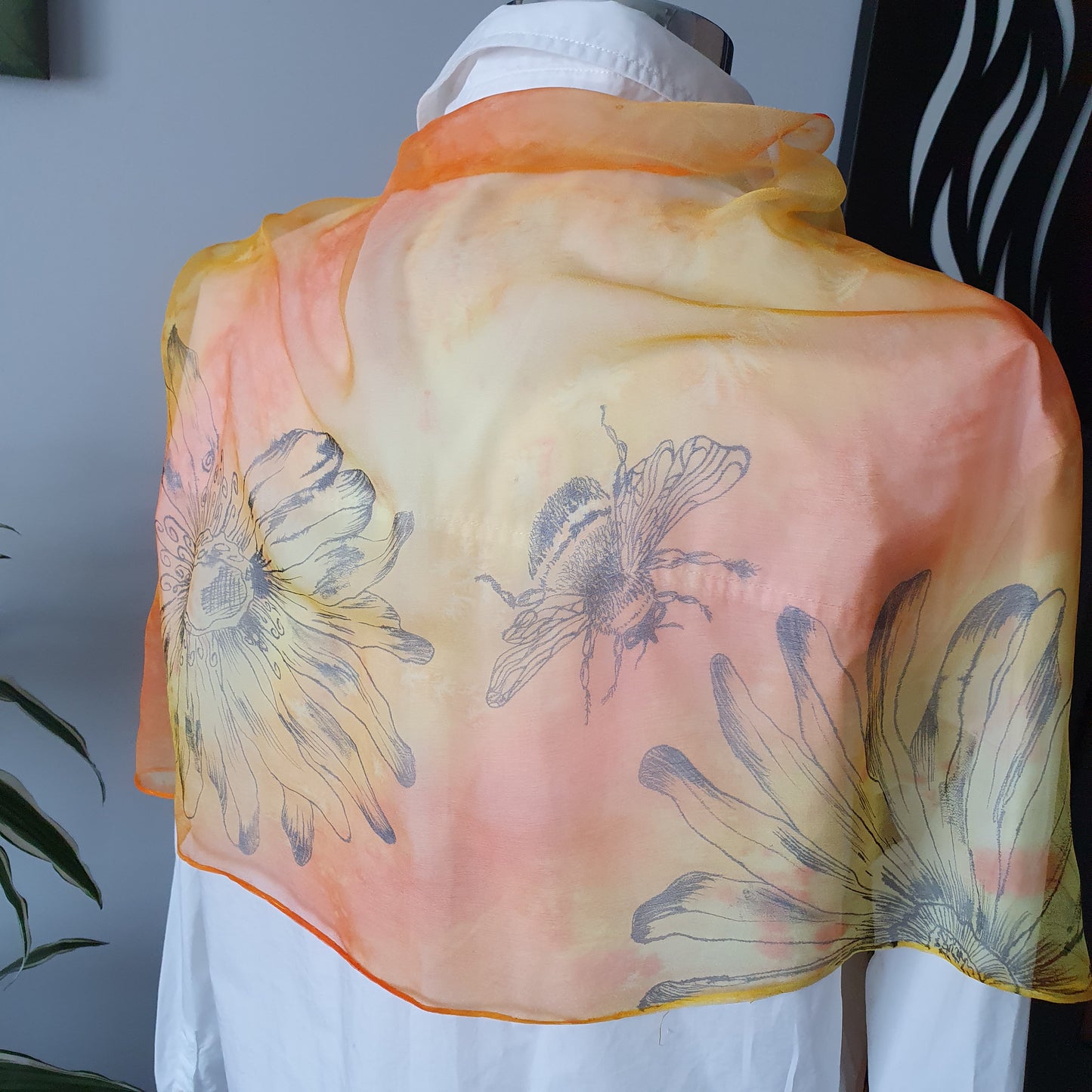 Hand-Painted Silk Chiffon Scarf with “Sunflowers and Bumblebees” – 180x45cm