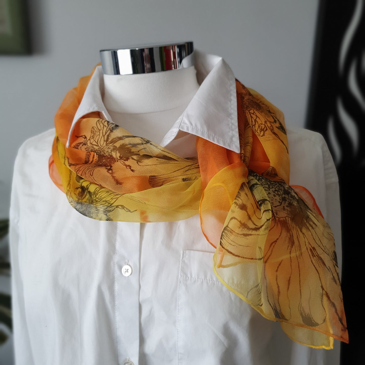 Hand-Painted Silk Chiffon Scarf with “Sunflowers and Bumblebees” – 180x45cm